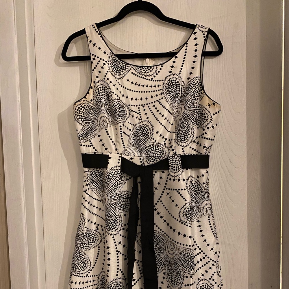 White floral shift dress